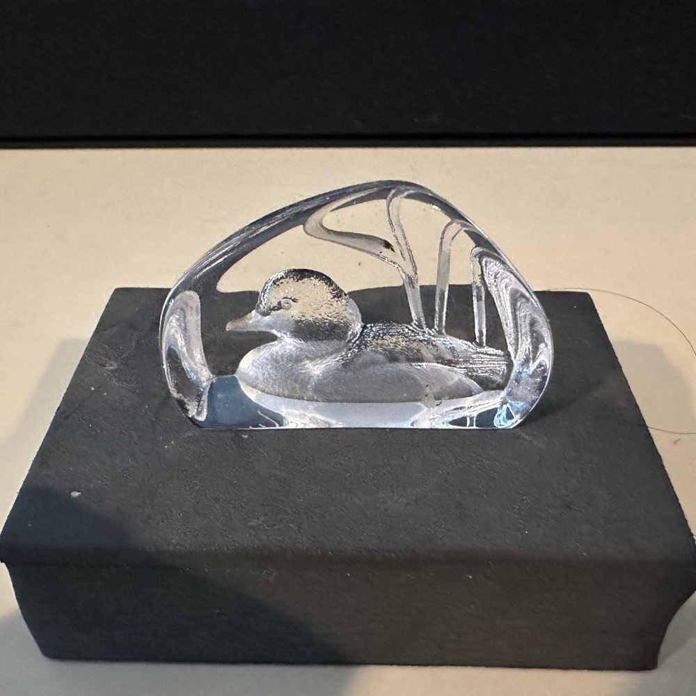 NWT Mats Jonasson Signed Collection Etched Lead Crystal Duck Paper Weight
